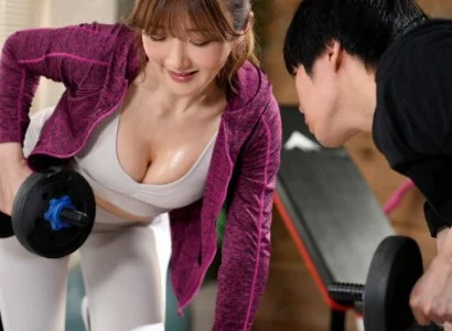 Cô nàng PT gợi cảm và chàng trai số hưởng cùng nhau thăng hoa